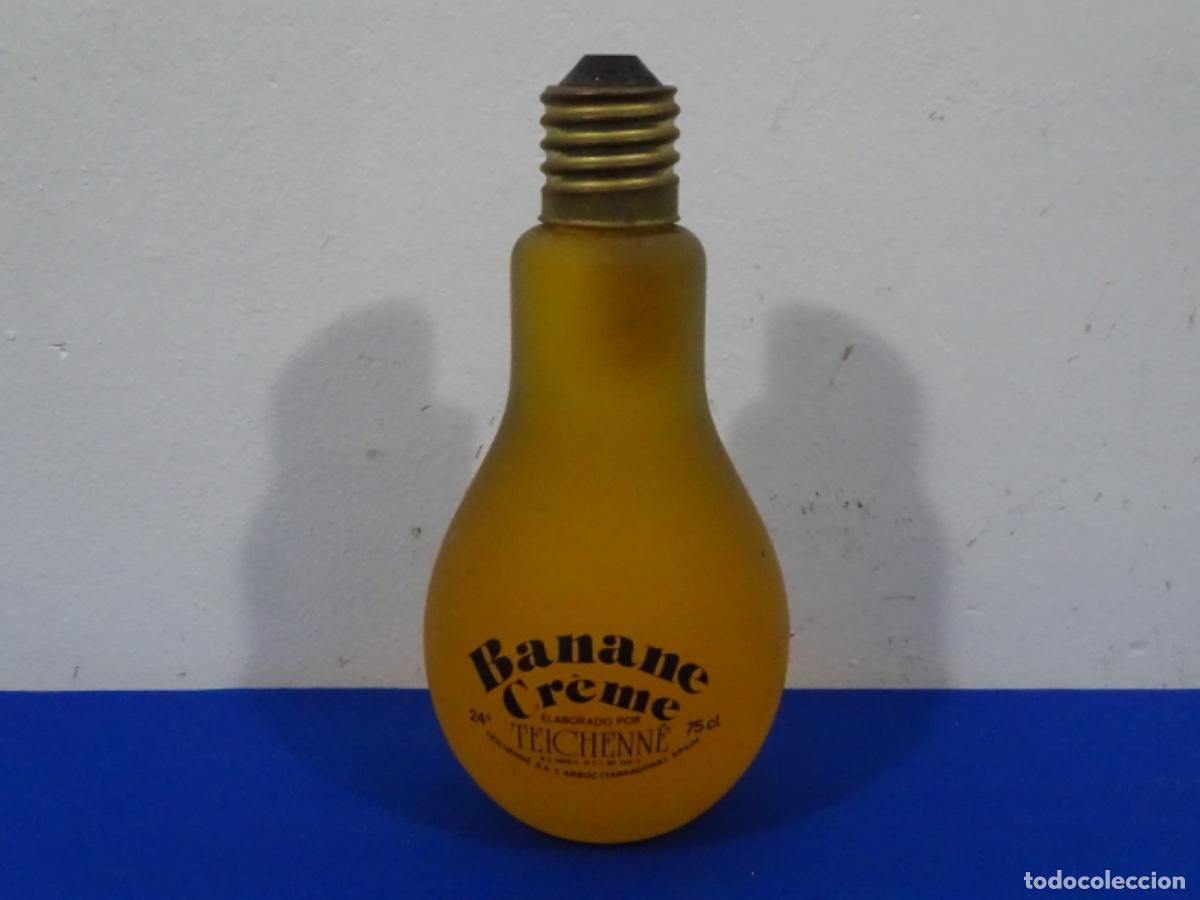 Collezionismo di vini e liquori: LICOR CREMA BANANA 24&ordm;. TEICHENNE TARRAGONA. FORMA BOMBILLA. 75 CL.