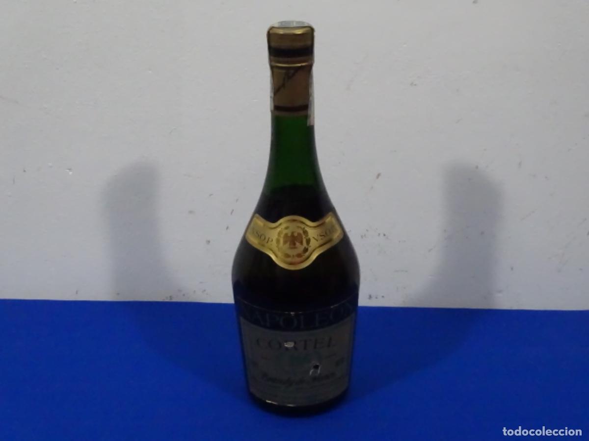 Coleccionismo de vinos y licores: ANTIGUO BRANDY DE FRANCIA NAPOLE&Oacute;N CORTEL. 0.70 LITROS.