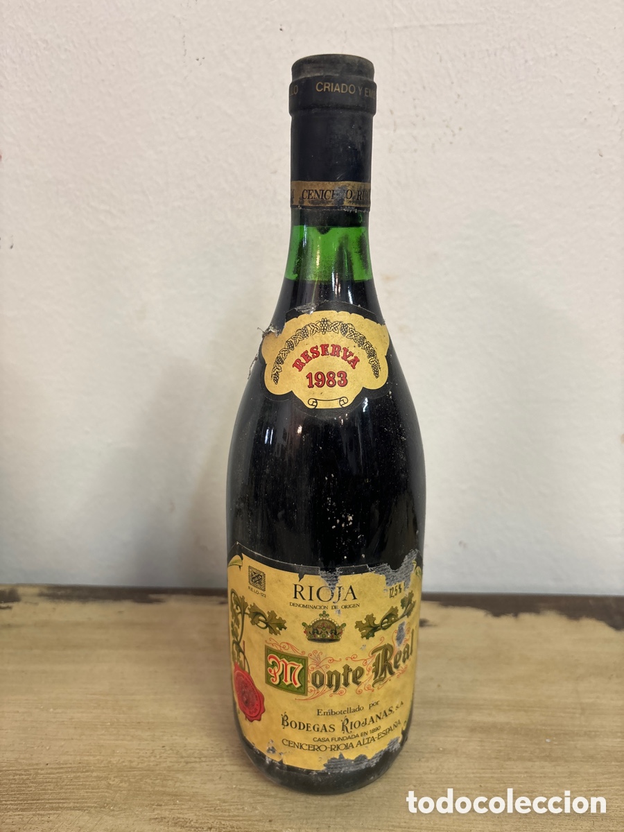 Collection of wines and liquors: Botella de vino Monterreal. Reserva de 1983.