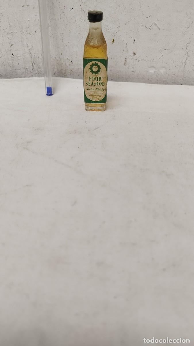 Coleccionismo de vinos y licores: Botella en miniatura, whisky four seasons