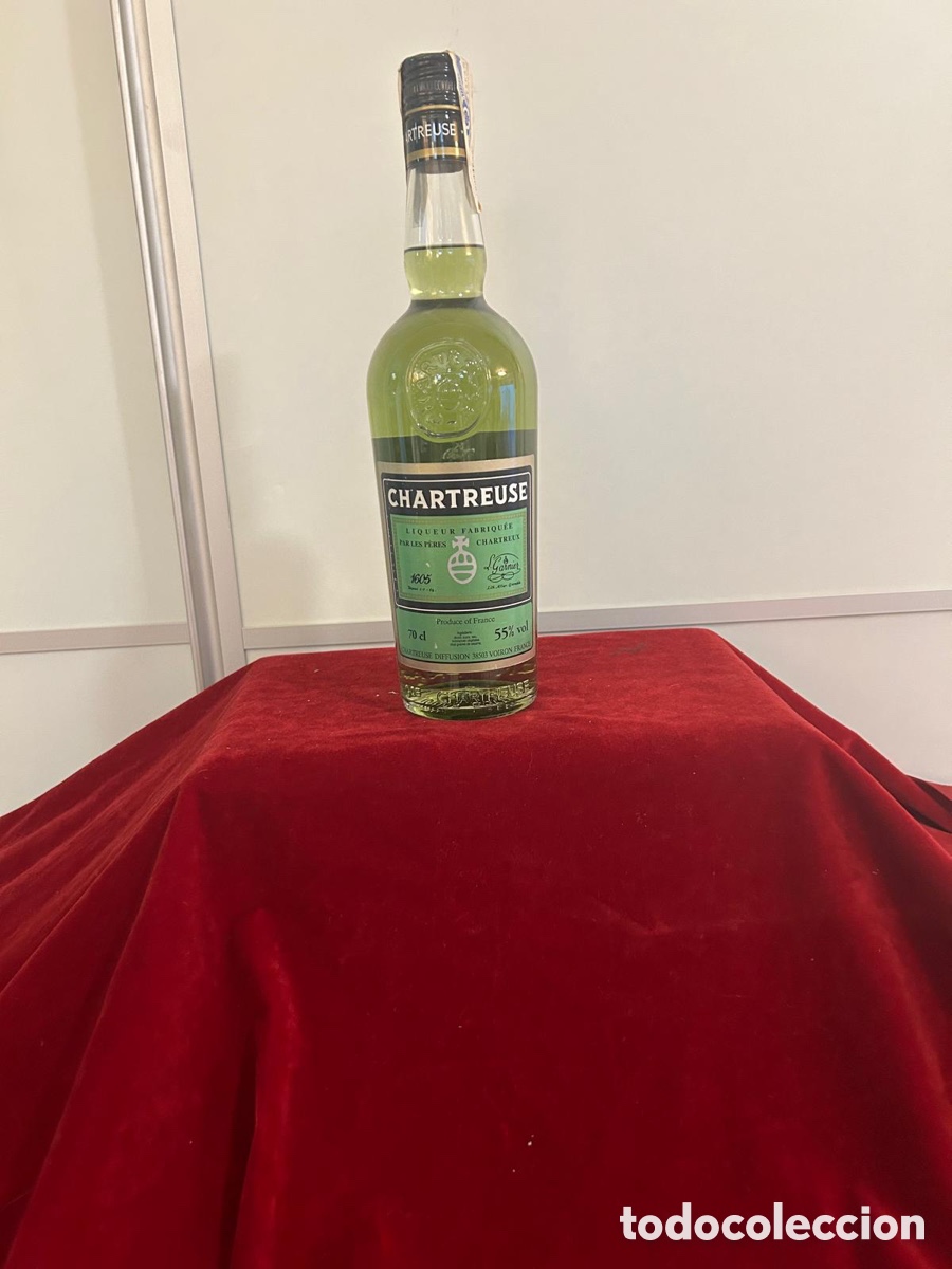 Coleccionismo de vinos y licores: Botella Chartreuse verde sellada con etiqueta muchos a&ntilde;os