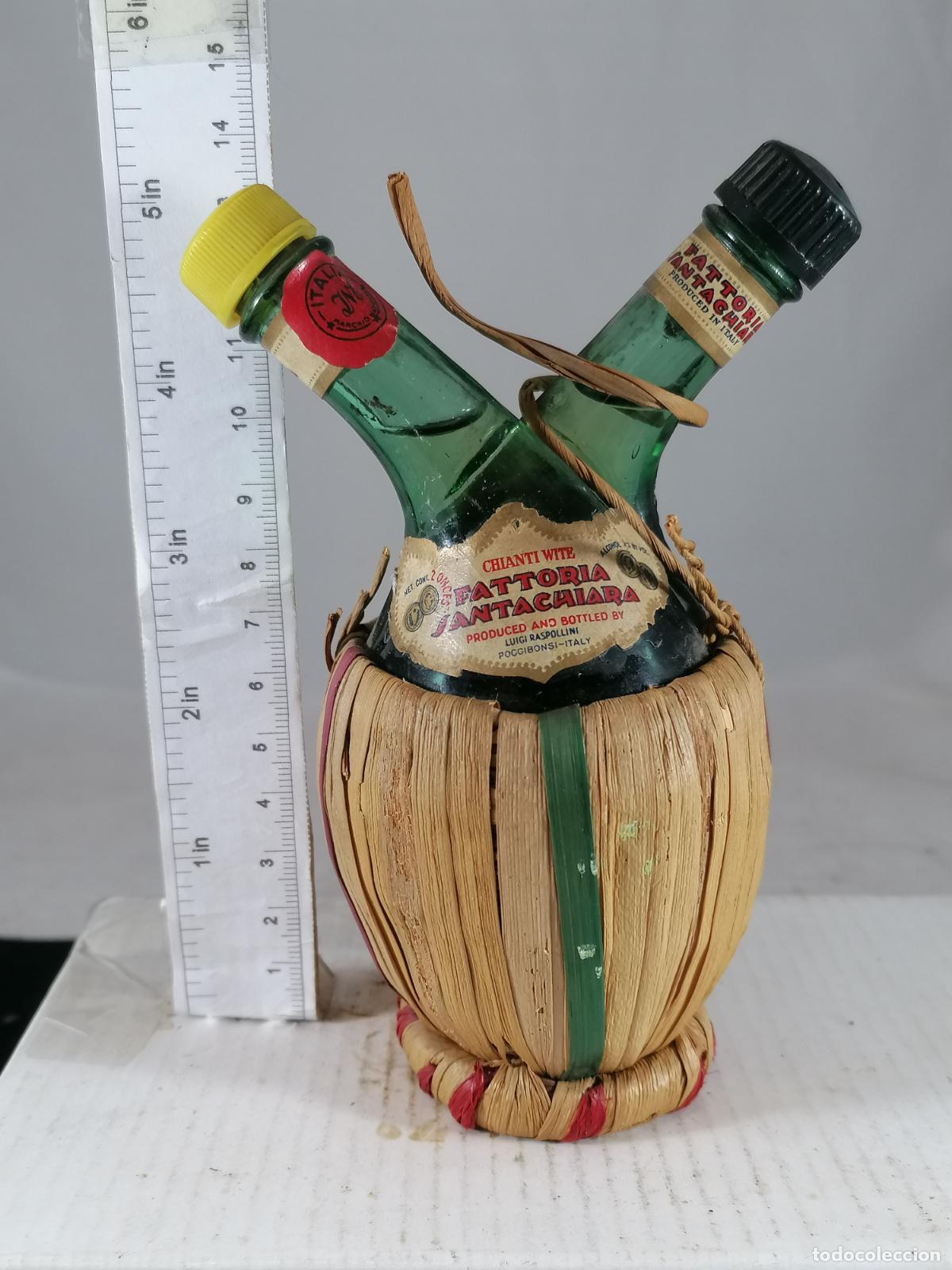 Collection of wines and liquors: BOTELLITA BOTELLIN CHIANTI FATTORIA SANTACHIARA LUIGI RASPOLLINE 2 BOTELLITAS