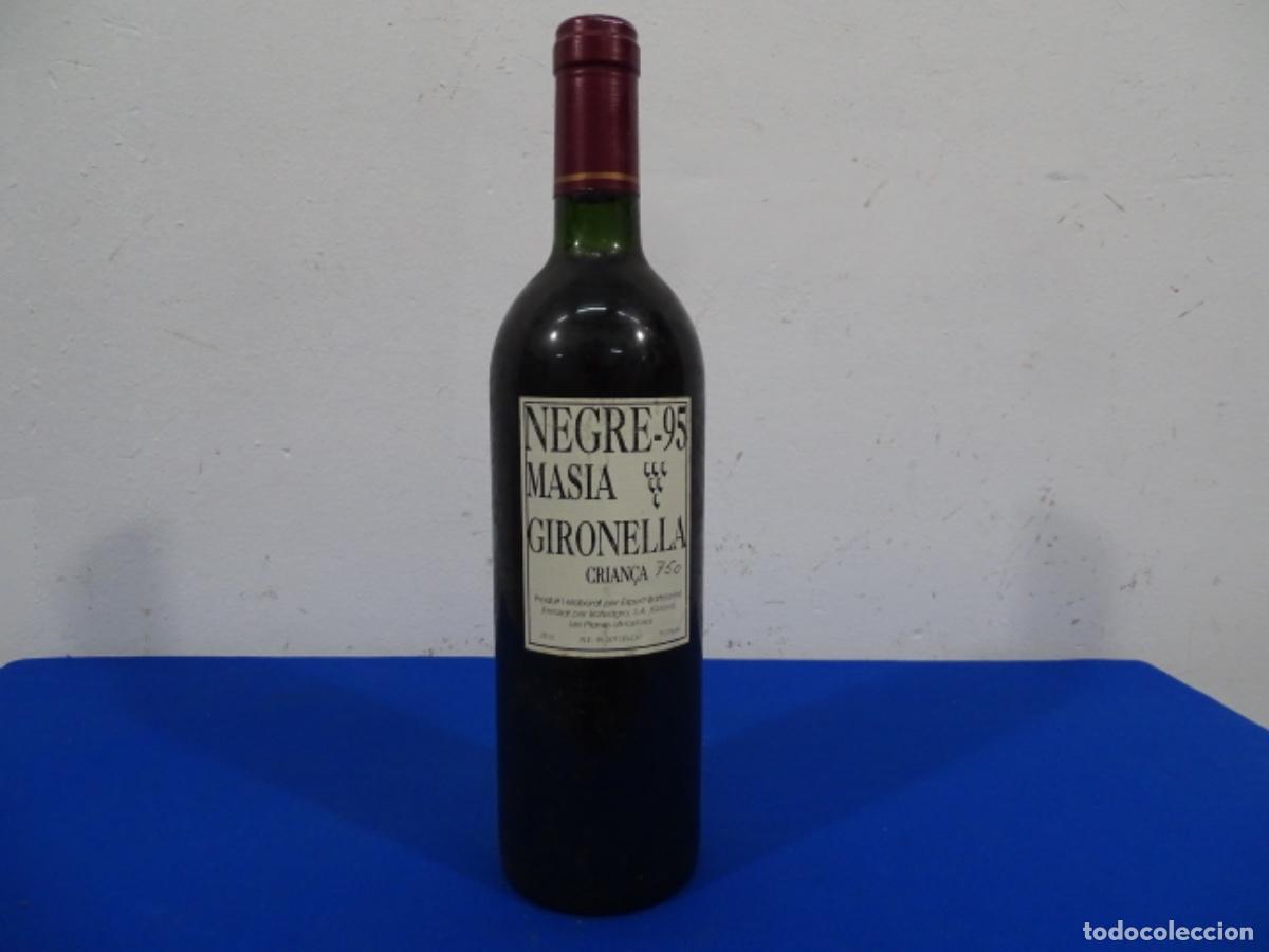 Collectionnisme de vins et liqueurs: VINO MAS&Iacute;A GIRONELLA LES PLANES D&rsquo;HOSTALETS NEGRE CRIAN&Ccedil;A 95