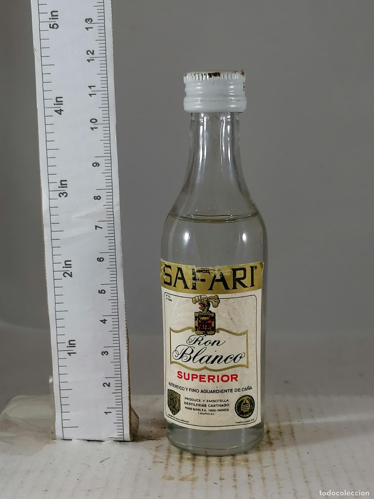 Sammlung von Weinen und Lik&ouml;ren: BOTELLITA BOTELLIN RON BLANCO SAFARI DESTILERIAS CARTHAGO PEDRO GARRE TORRE PACHECO MURCIA