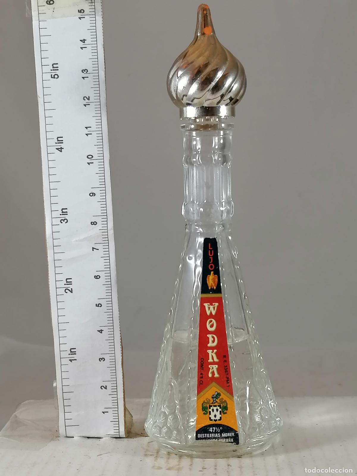 Sammlung von Weinen und Lik&ouml;ren: BOTELLITA BOTELLIN VODKA WODKA LUJO DESTILERIAS MOREY ESPA&Ntilde;A