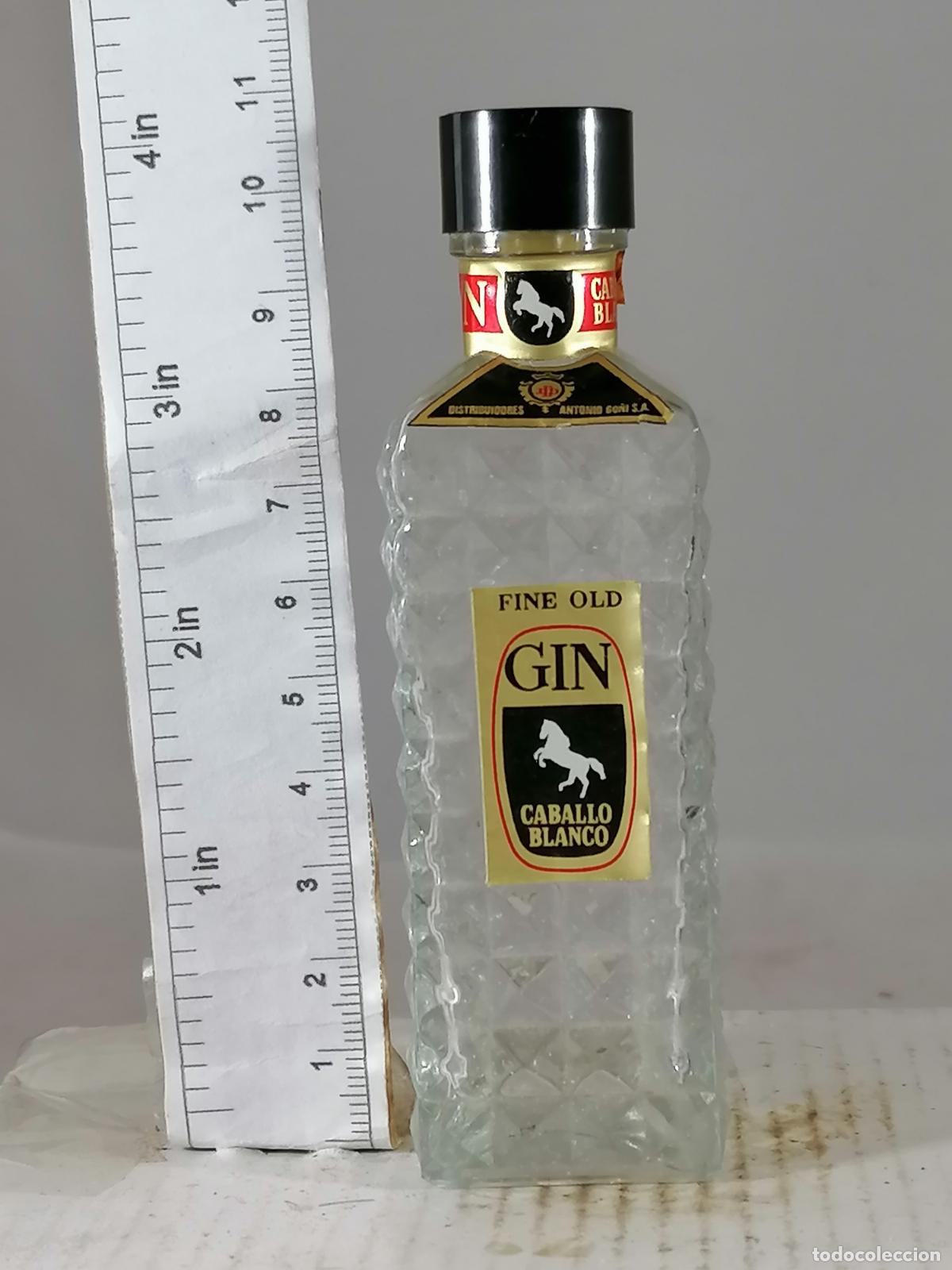 Sammlung von Weinen und Lik&ouml;ren: BOTELLITA BOTELLIN GIN FINE OLD CABALLO BLANCO ANTONIO GO&Ntilde;I