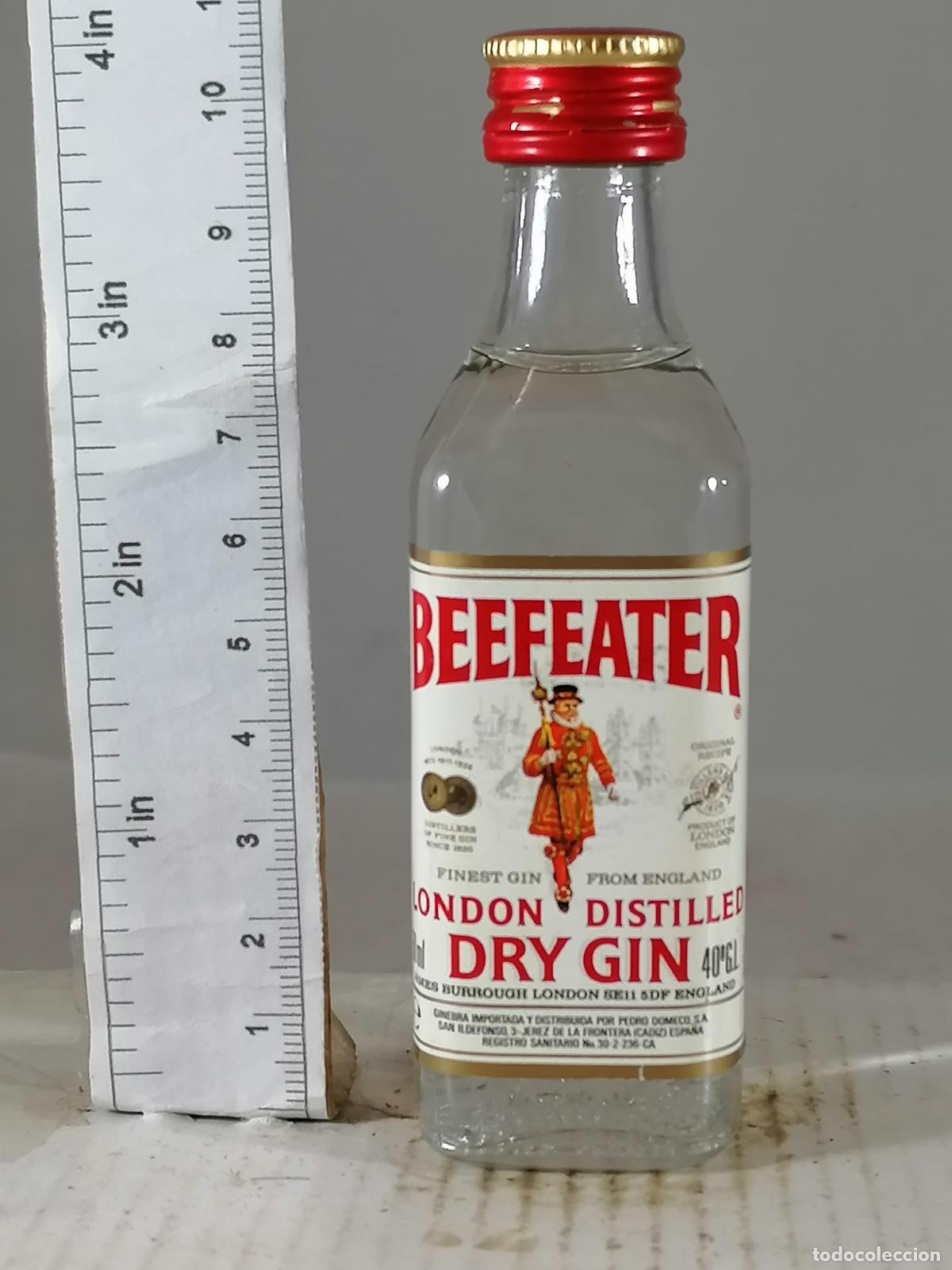 Sammlung von Weinen und Lik&ouml;ren: BOTELLITA BOTELLIN DRY GIN BEEFEATER PEDRO DOMECQ