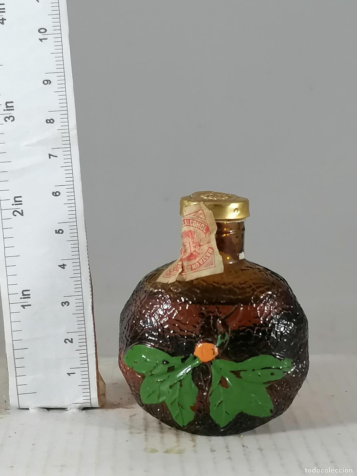 Sammlung von Weinen und Lik&ouml;ren: BOTELLITA BOTELLIN MANDARINA MOLLFULLEDA ARENYS DE MAR