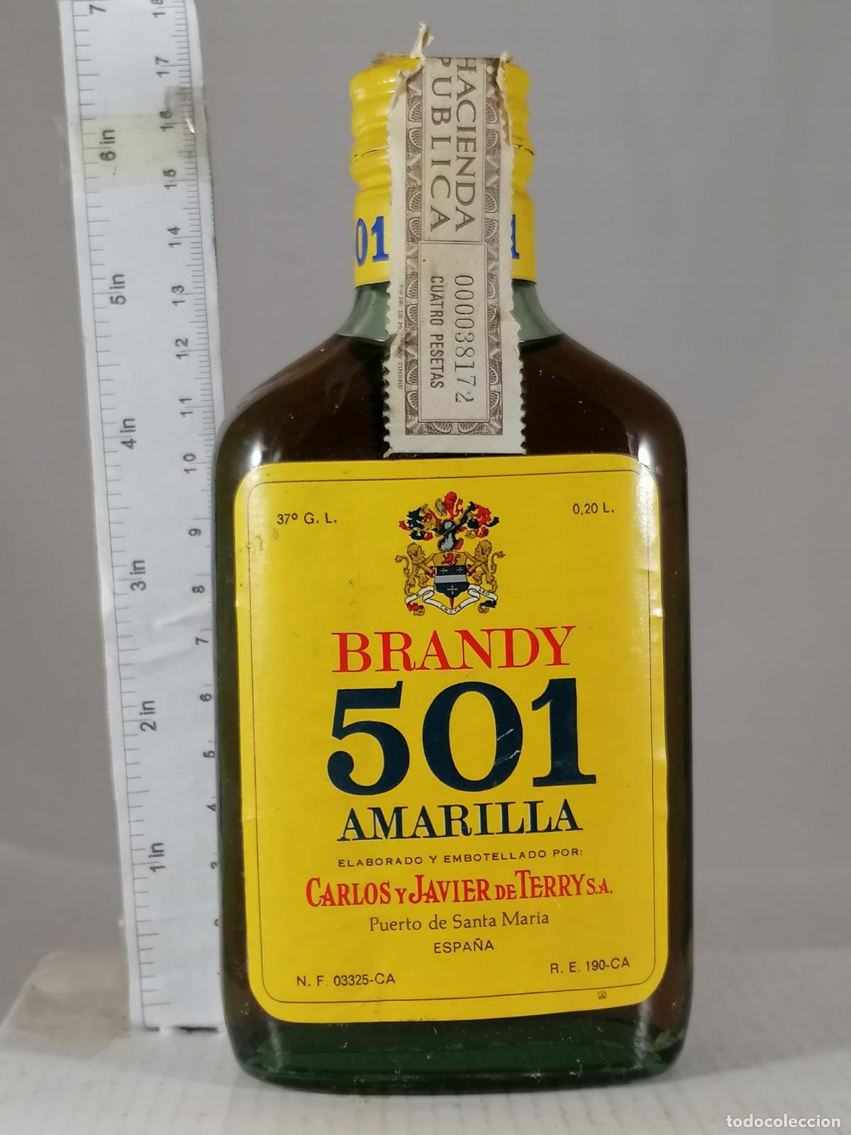 Coleccionismo de vinos y licores: BOTELLITA BOTELLIN PETACA BRANDY 501 AMARILLA CARLOS Y JAVIER DE TERRRY PUERTO DE SANTA MARIA 0.2L