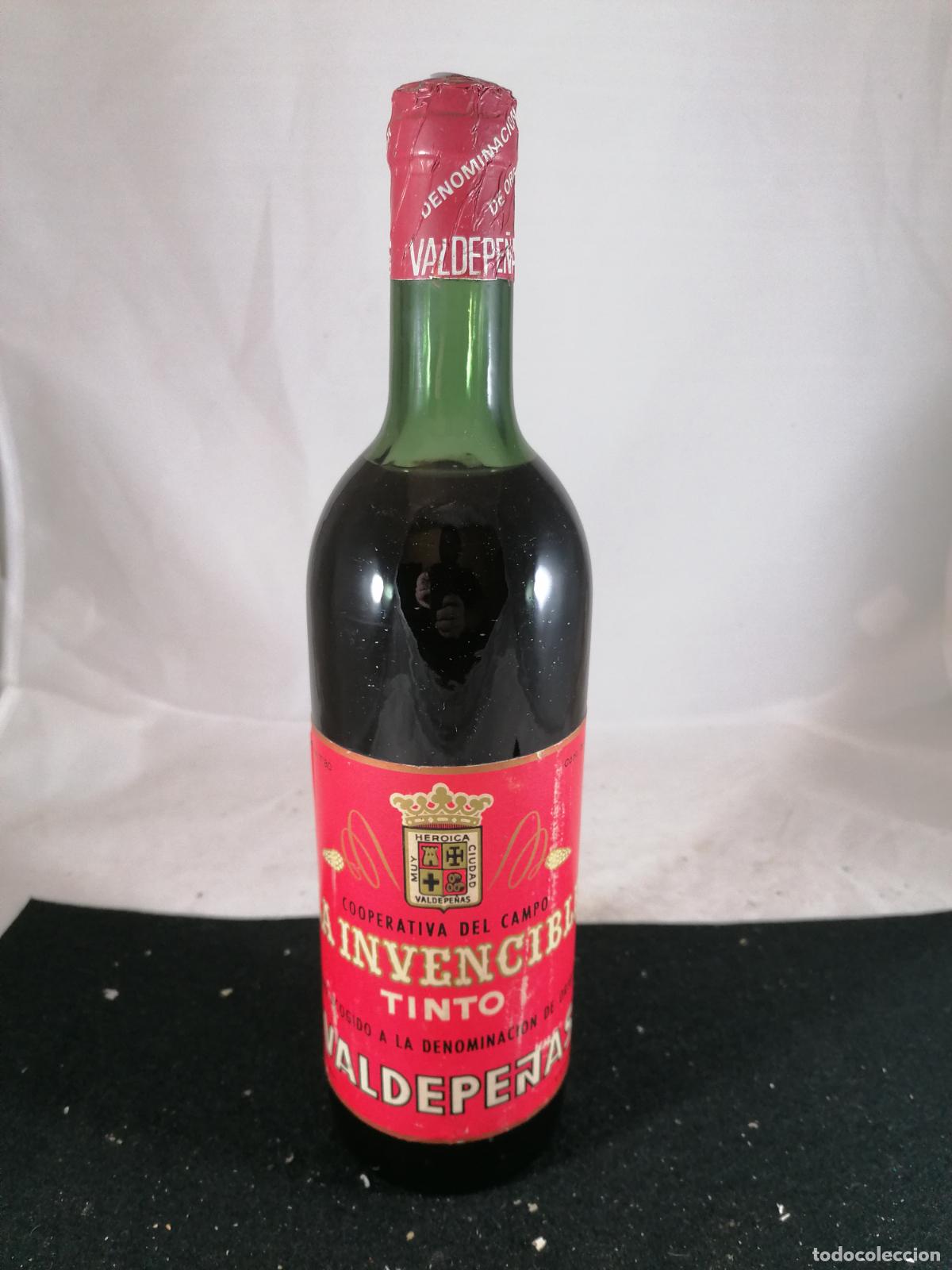Collection of wines and liquors: BOTELLA VINO TINTO LA INVENCIBLE COOPERATIVA DEL CAMPO VALDEPE&Ntilde;AS