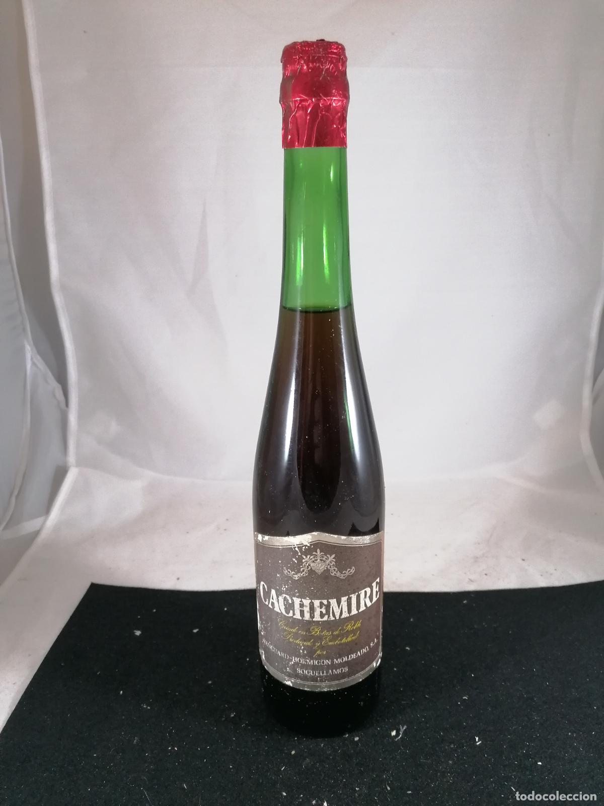 Sammlung von Weinen und Lik&ouml;ren: BOTELLA VINO TINTO ROBLE CACHEMIRE VANGUARD HORMIGON MOLDEADO SOCUELLAMOS LA MANCHA