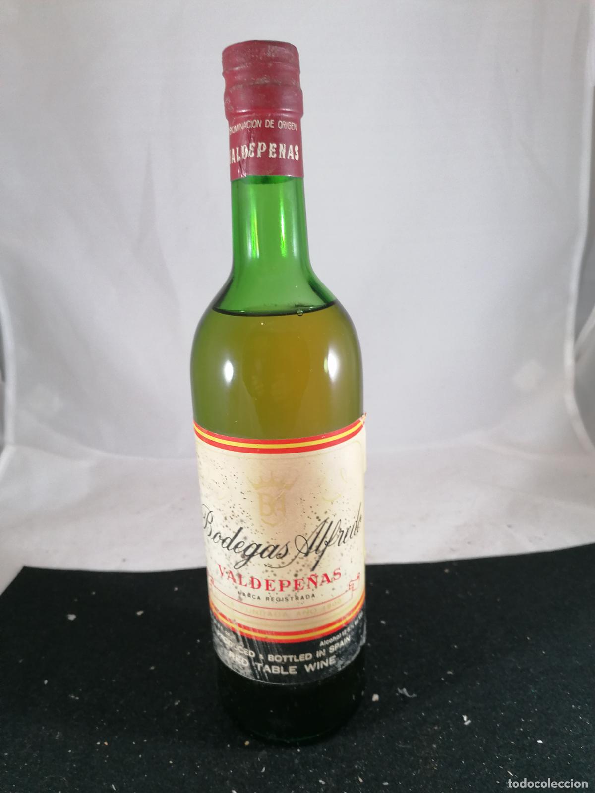 Collectionnisme de vins et liqueurs: BOTELLA VINO BODEGAS ALFREDO VALDEPE&Ntilde;AS