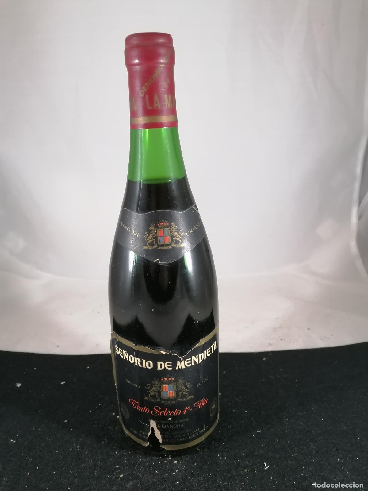 Sammlung von Weinen und Lik&ouml;ren: BOTELLA VINO CRIANZA SE&Ntilde;ORIO DE MENDIETA 4&ordm; A&Ntilde;O BODEGAS GUILERMO MENDIETA ALCAZAR DE SAN JUAN