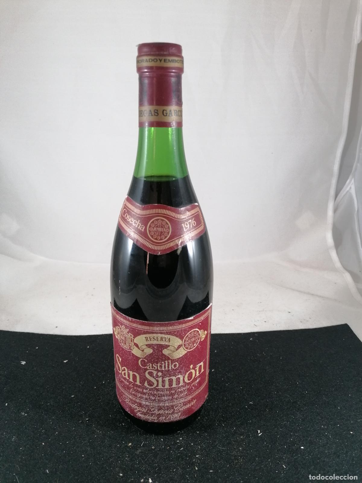 Collection of wines and liquors: BOTELLA VINO TINTO RESERVA 1976 CASTILLO SAN SIMON GARCIA CARRION JUMILLA