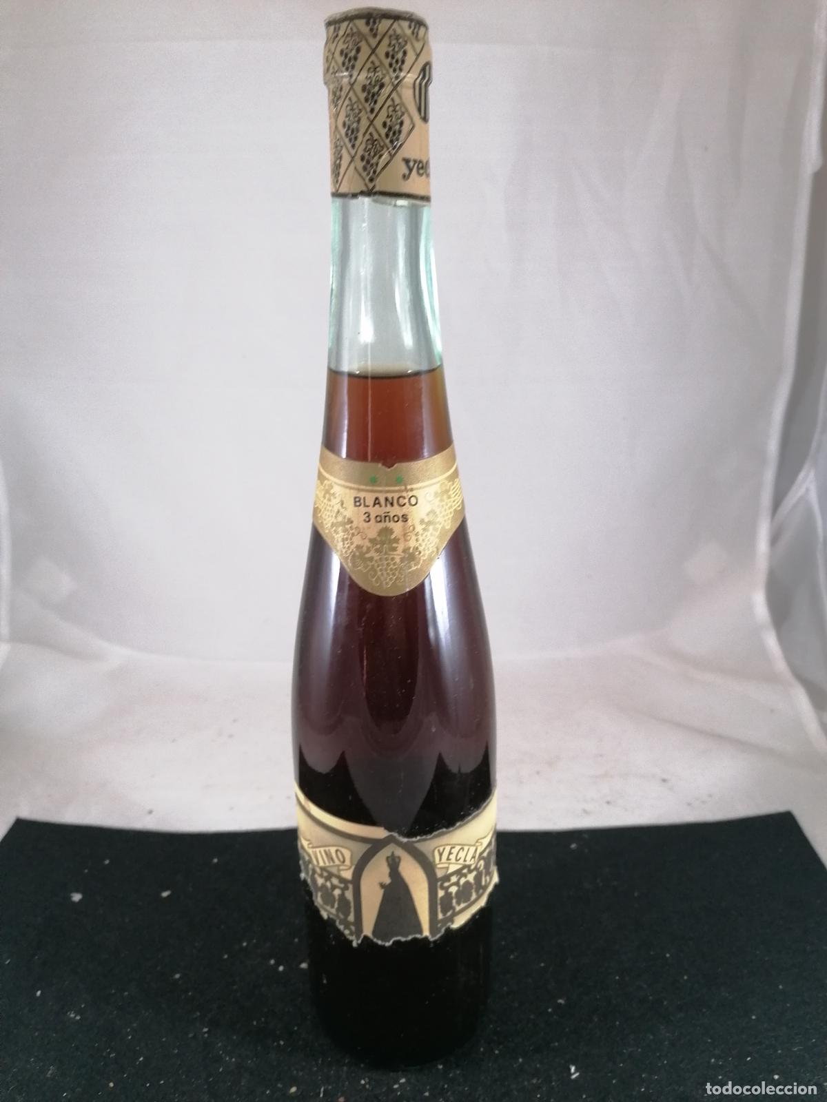 Collection of wines and liquors: BOTELLA VINO BLANCO 3 A&Ntilde;OS COOPERATIVA LA PURISIMA YECLA