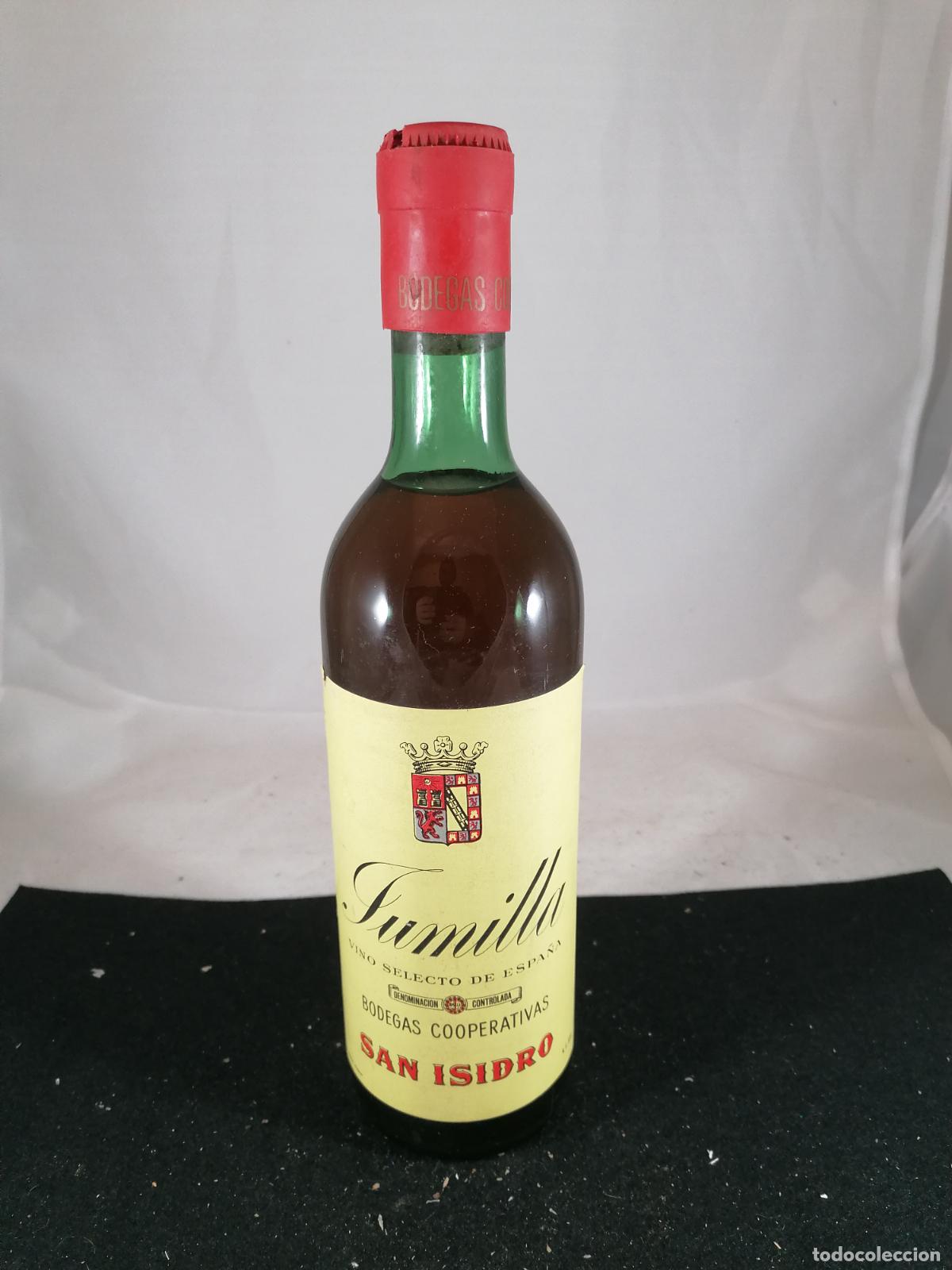 Collection of wines and liquors: BOTELLA VINO SELECTO DE ESPA&Ntilde;A BODEGAS COOPERATIVAS SAN ISIDRO JUMILLA