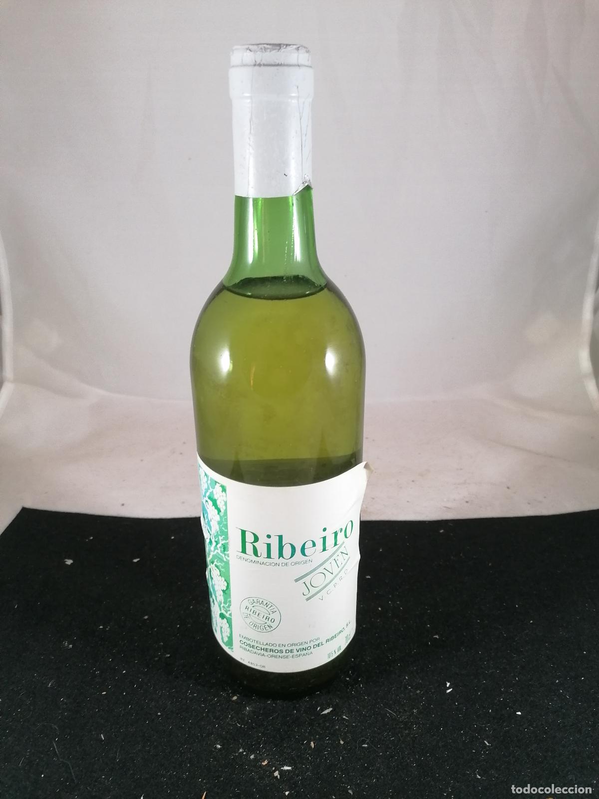 Collection of wines and liquors: BOTELLA VINO JOVEN RIBEIRO COSECHEROS DE VINO DEL RIBEIRO ORENSE