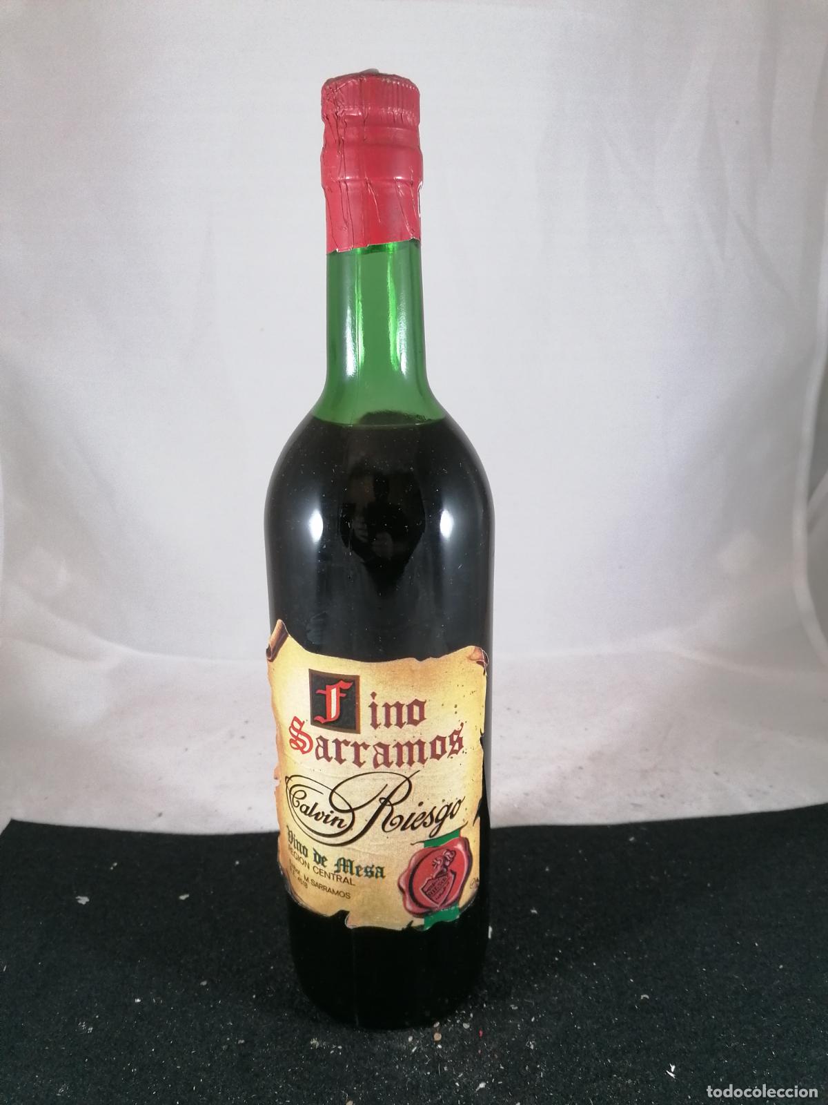 Collection of wines and liquors: BOTELLA VINO FINO SARRAMOS CALVIN RIESGO REGION CENTRAL M SARRAMOS