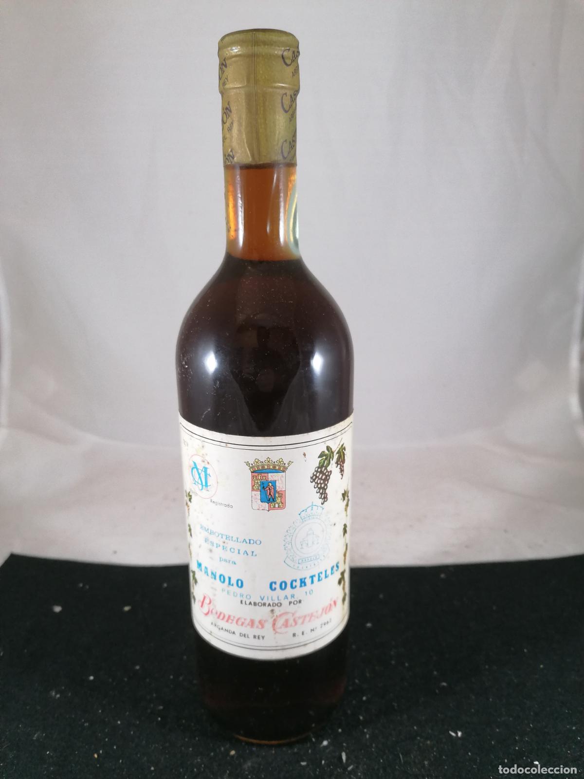 Collection of wines and liquors: BOTELLA VINO BODEGAS CASTEJON ARGANDA DEL REY EMBOTELLADO MANOLO COCKTELES