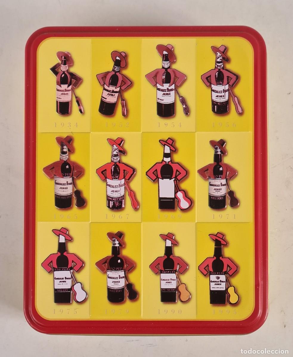 Coleccionismo de vinos y licores: Caja Lata Botell&iacute;n T&iacute;o Pepe Gonz&aacute;lez Byass Jerez Fino - Sombrero Cordob&eacute;s Chaleco Guitarra - Licor
