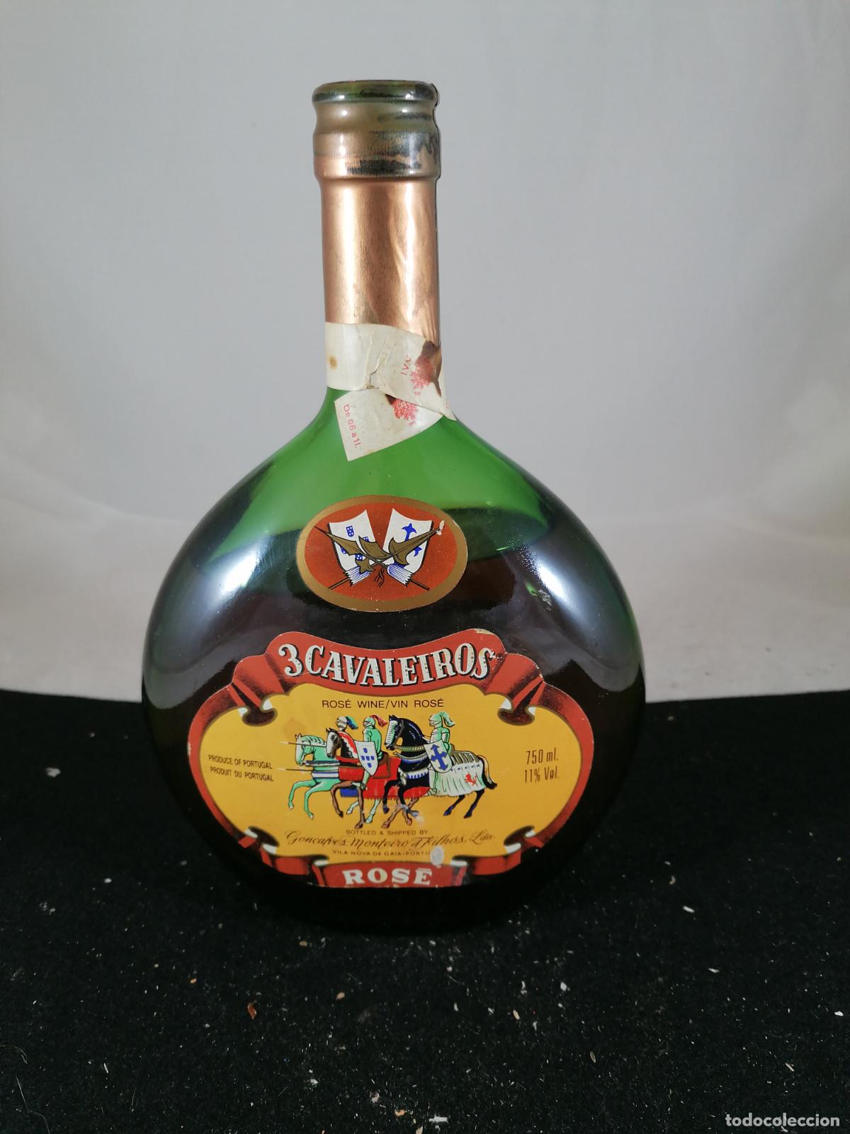 Collection of wines and liquors: BOTELLA VINO 3 CAVALEIROS VINHO ROSE GONCALVES VILA NOVA DE GAIA PORTUGAL