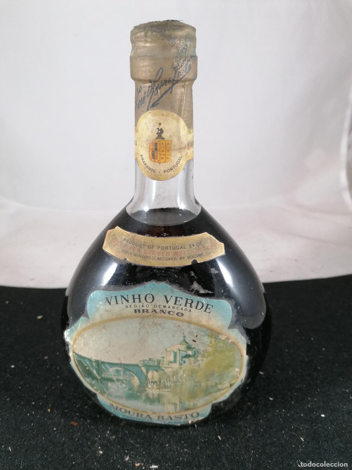 Collection of wines and liquors: BOTELLA VINO VERDE BRANCO MOURA BASTO AMARANTE PORTUGAL