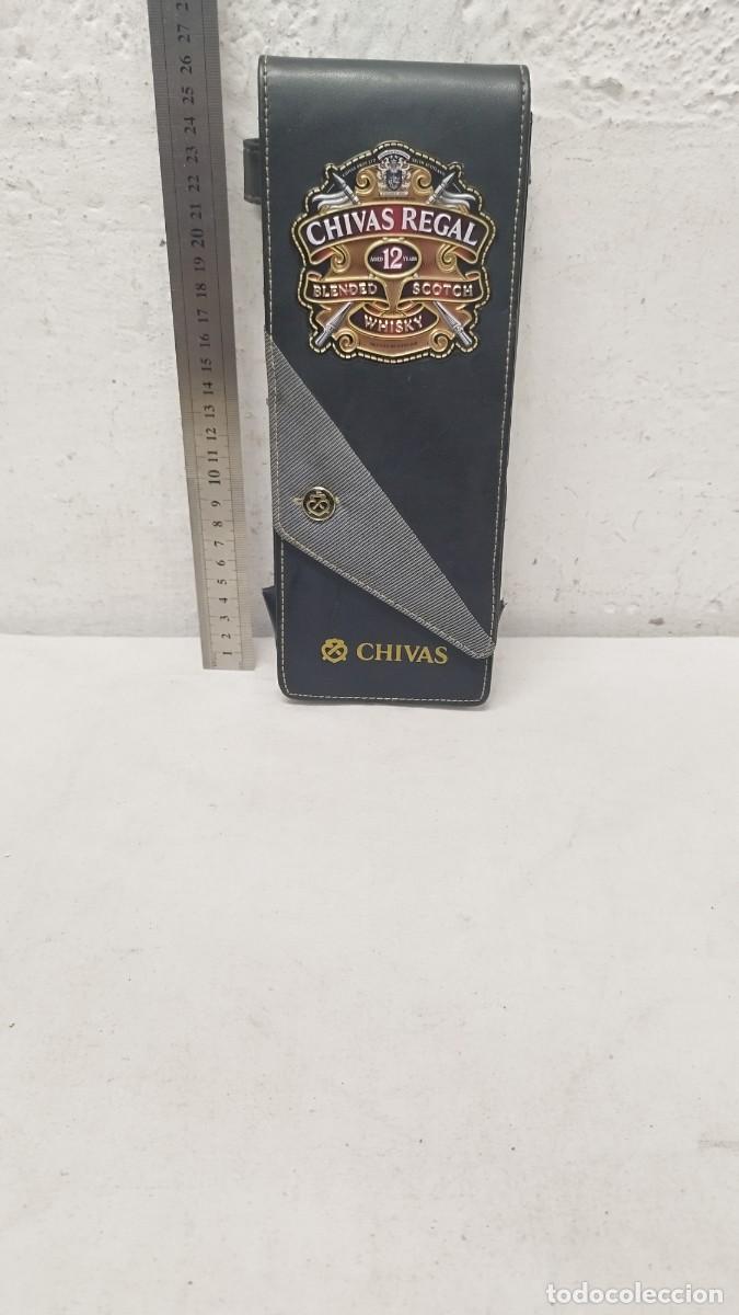 Coleccionismo de vinos y licores: Antigua funda para botella,Chivas Regal 12 a&ntilde;os Whisky