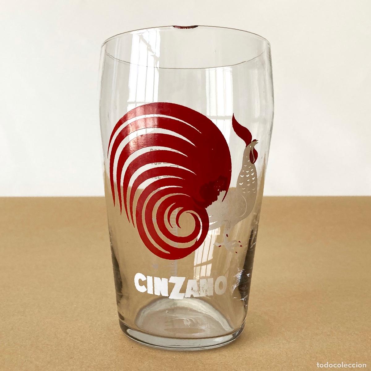Coleccionismo de vinos y licores: CINZANO CON GALLO ROJO - JARRA VASO MEZCLADOR MEDIDOR PARA COCTELERA- ART&Iacute;CULO DE BAR - A&Ntilde;OS 50