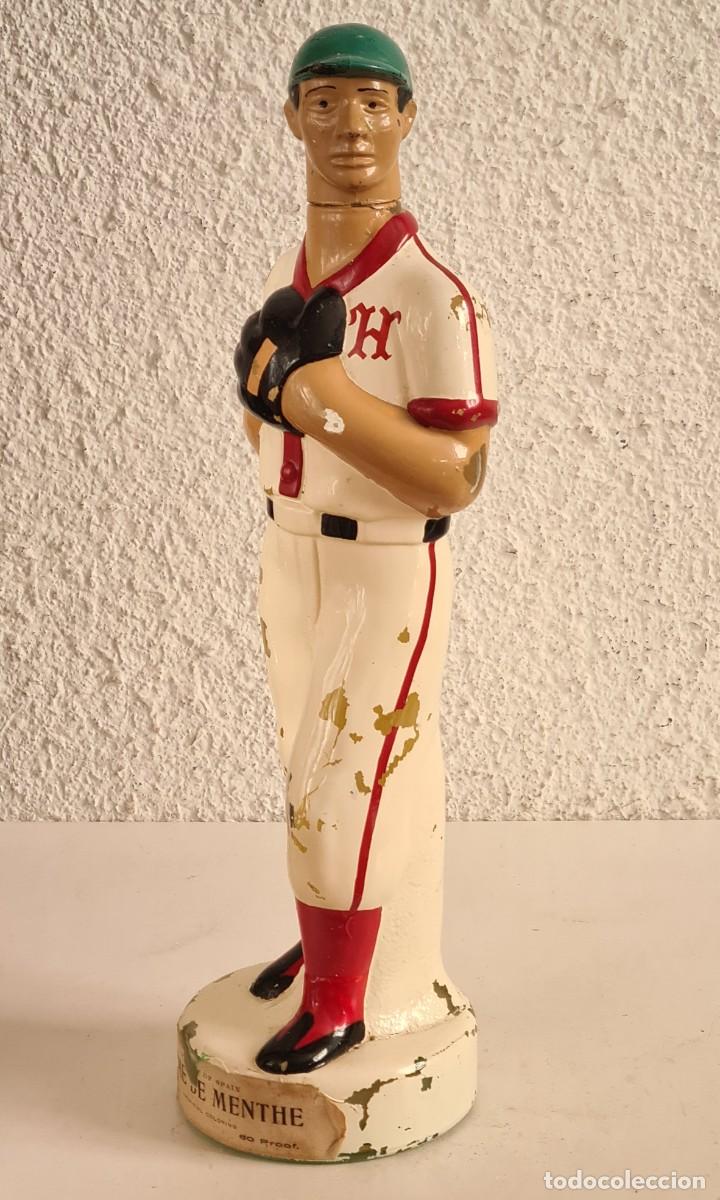 Coleccionismo de vinos y licores: Botella Vac&iacute;a Figura Jugador Pitcher Beisbol Crema de Menta Joe di Maggio Licor Decoraci&oacute;n Baseball