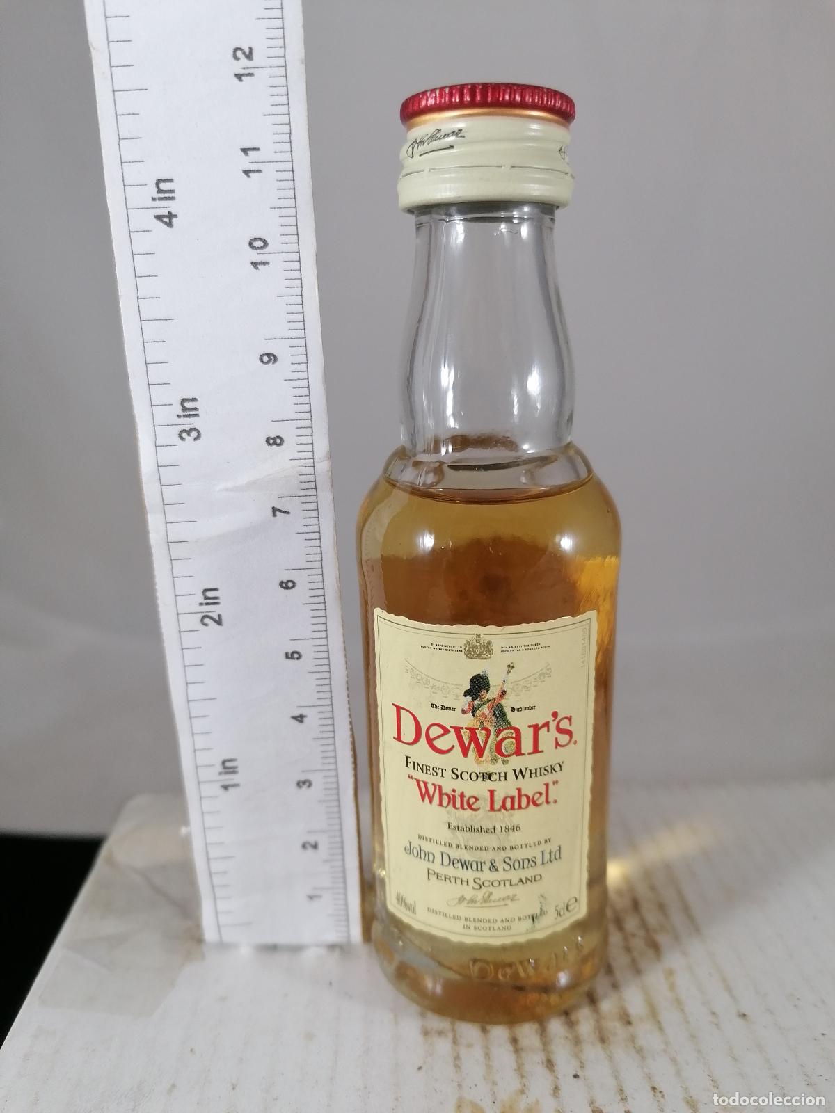 Coleccionismo de vinos y licores: BOTELLITA BOTELLIN SCOTCH WHISKY DEWAR&acute;S WHITE LABEL PERTH SCOTLAND