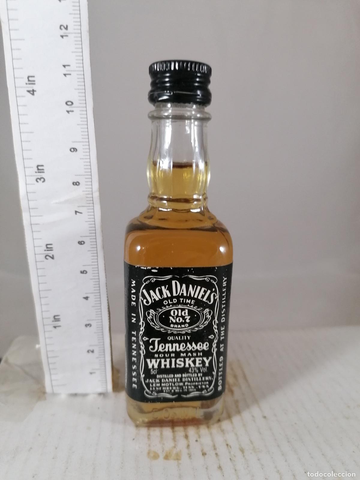 Sammlung von Weinen und Lik&ouml;ren: BOTELLITA BOTELLIN WHISKEY JACK DANIEL&acute;S OLD 7 TENESSEE SOUR MASH BACARDI MALAGA