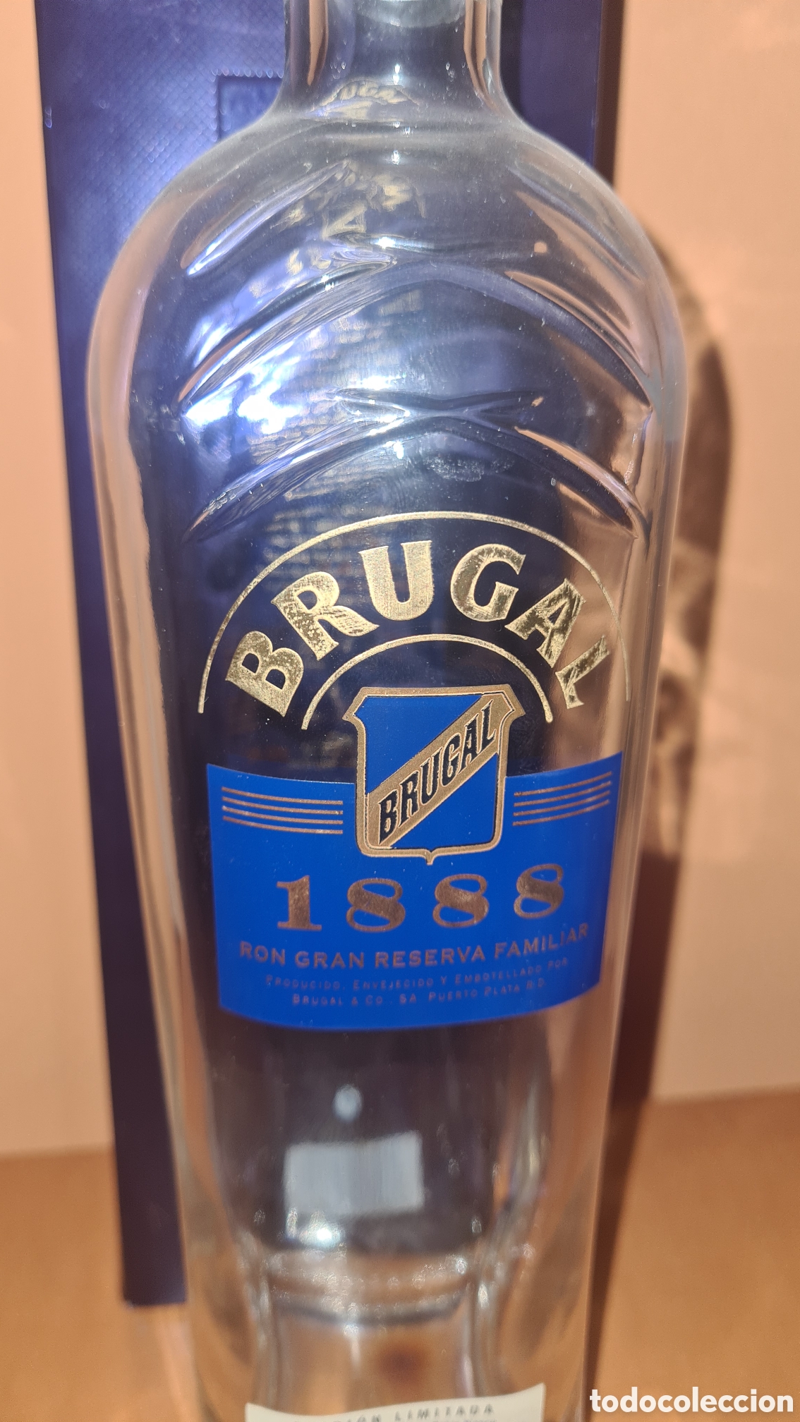 Coleccionismo de vinos y licores: Botella Brugal Edici&oacute;n Limitada. - Foto 3