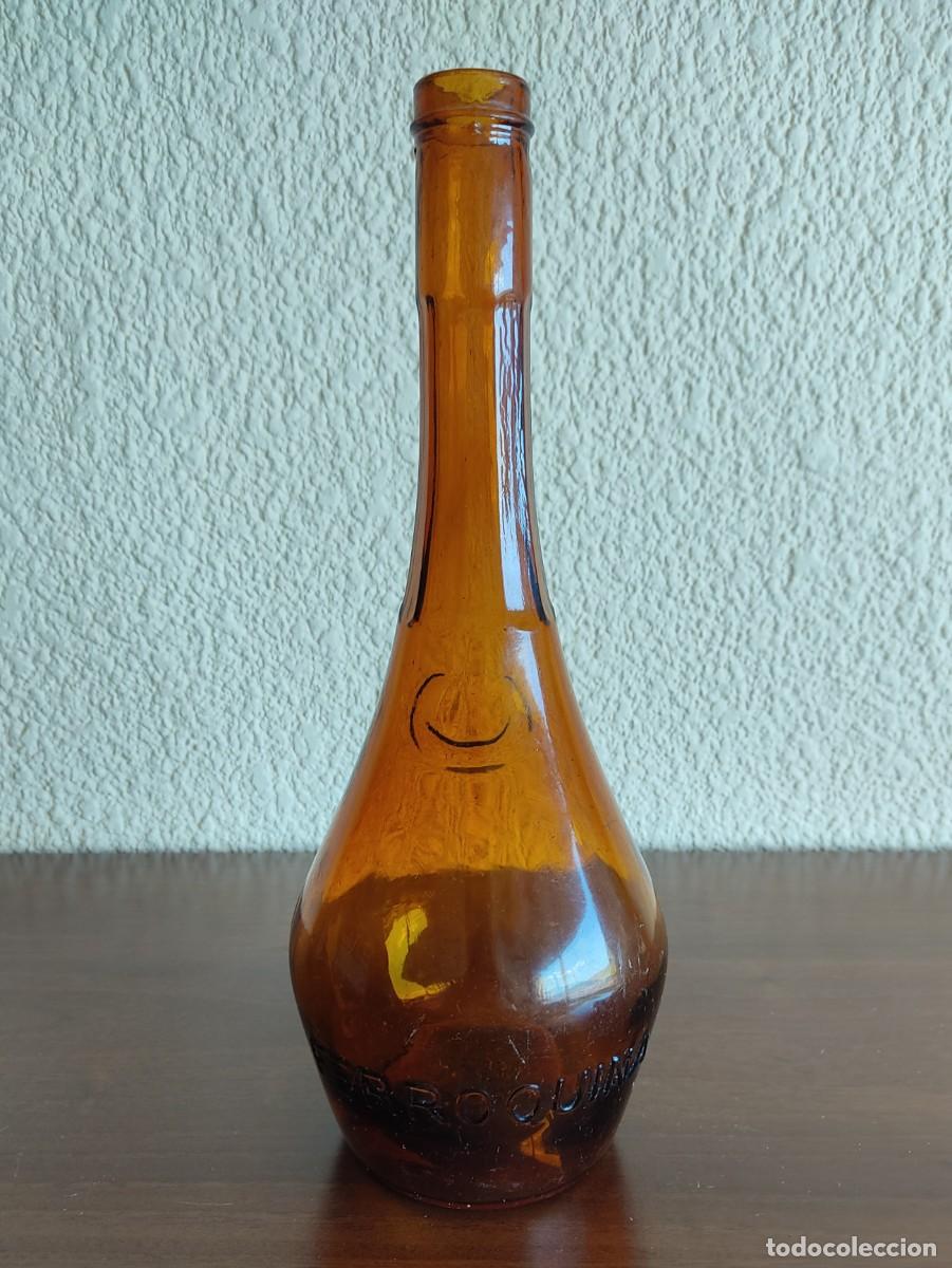 Collection of wines and liquors: Botella vacia de licor Ferroquina