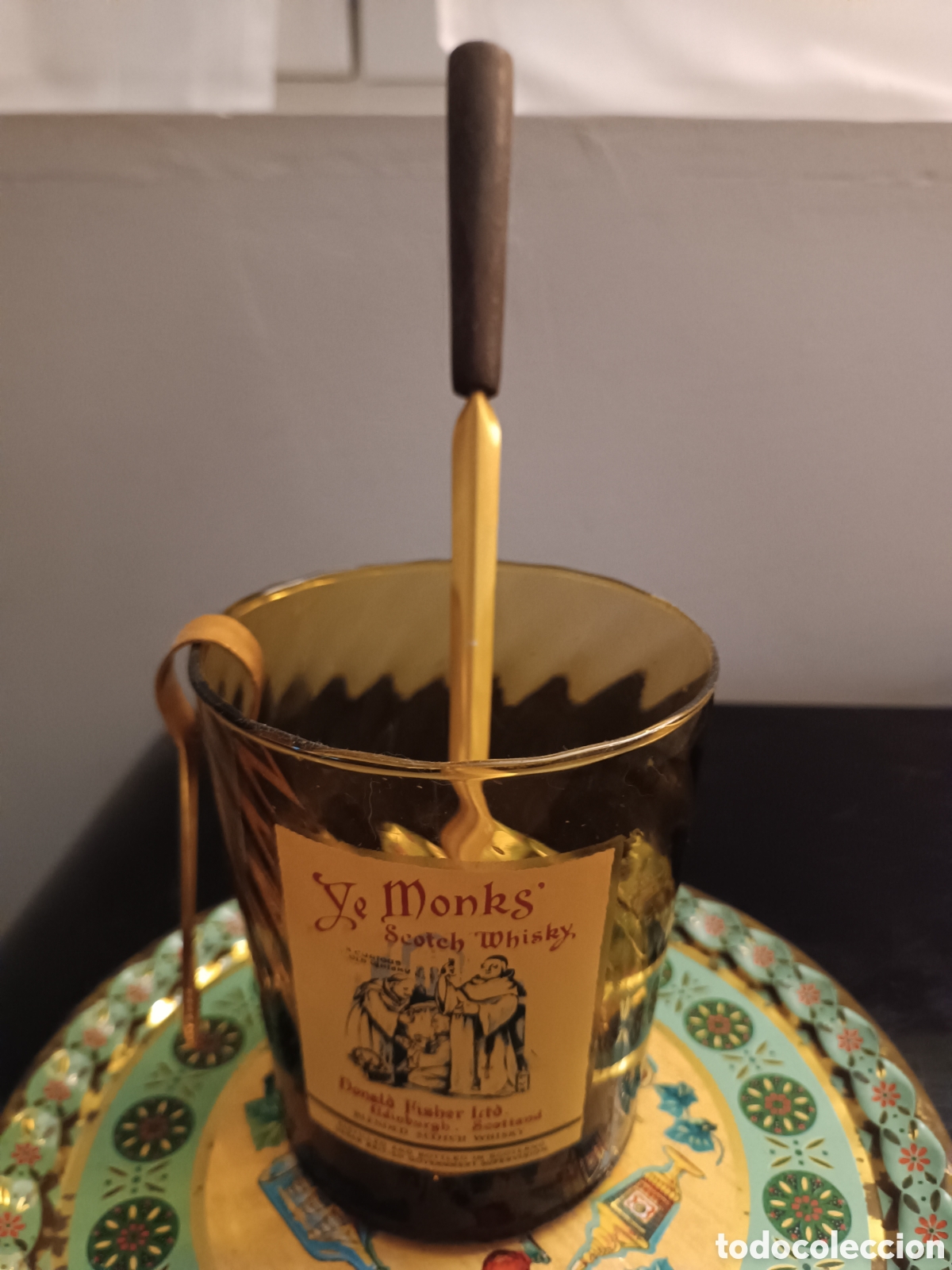Coleccionismo de vinos y licores: Vaso whisky Ye Monks. Con pinza y removedor