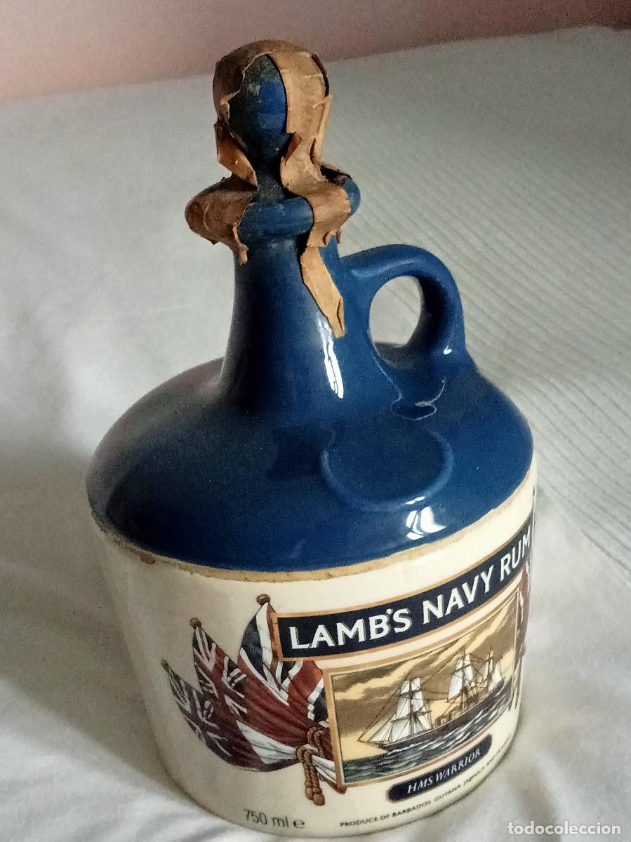 Coleccionismo de vinos y licores: Botella porcelana Lamb's Navy Rum