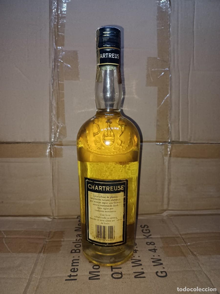 Coleccionismo de vinos y licores: Botella Chartreuse amarillo - Foto 2