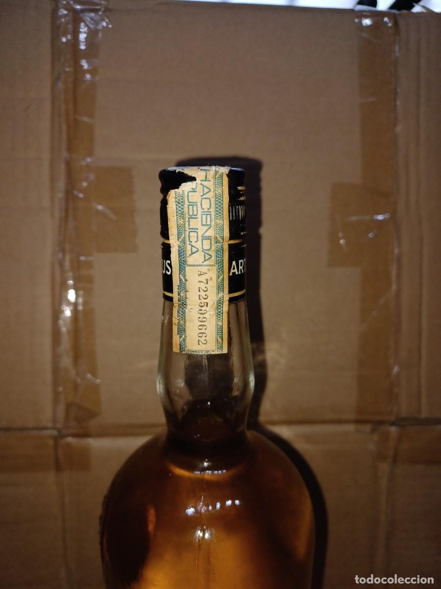 Coleccionismo de vinos y licores: Botella Chartreuse amarillo - Foto 4