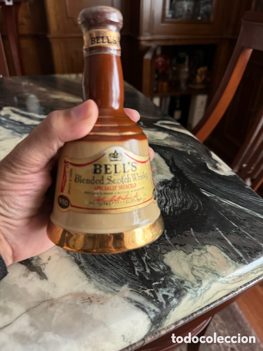 Coleccionismo de vinos y licores: Whisky Bell&rsquo;s Botella campana 18&rsquo;75 cl sin abrir
