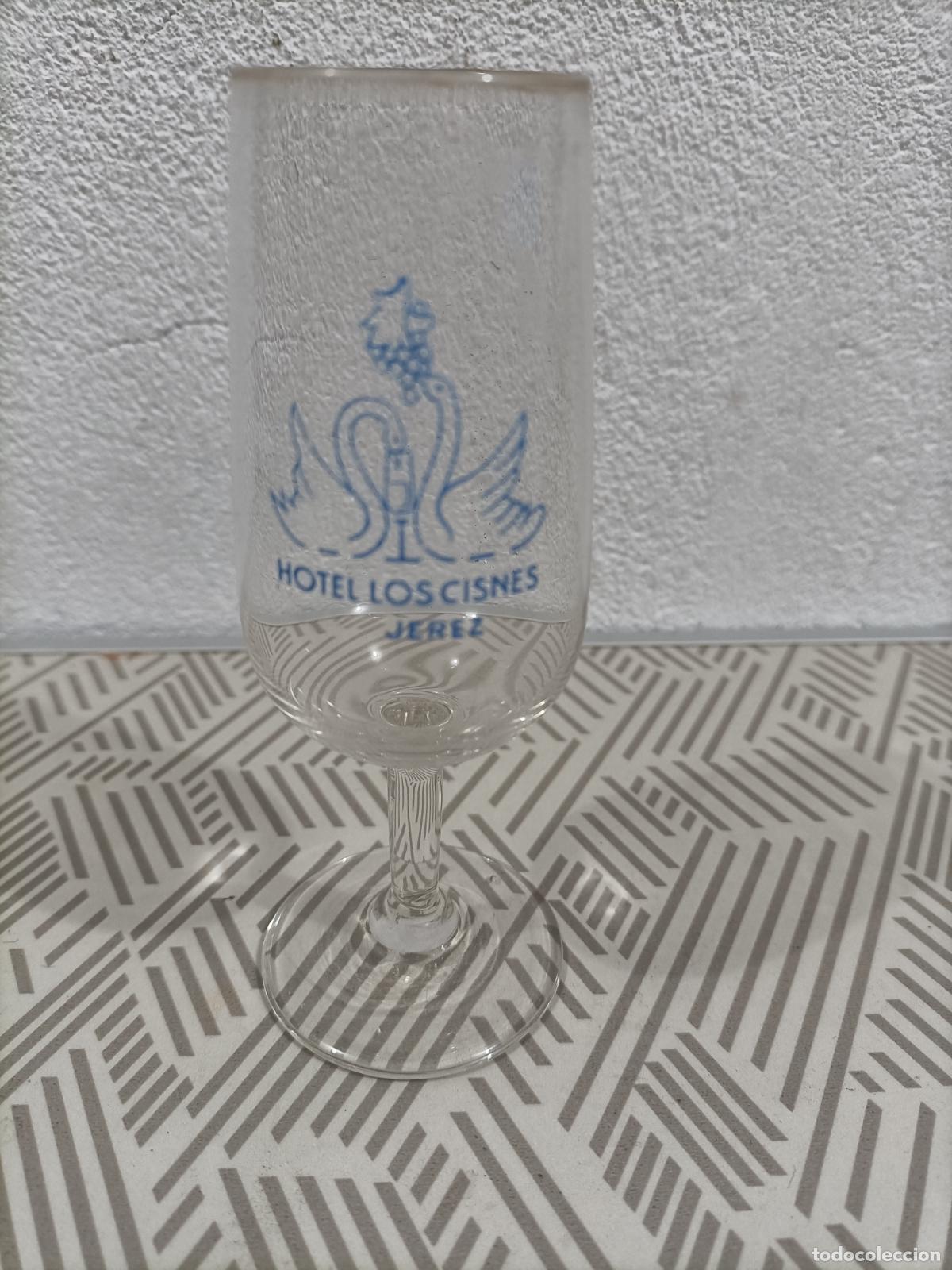 Coleccionismo de vinos y licores: Antigua copa de vino publicidad Hotel Cisne . Jerez