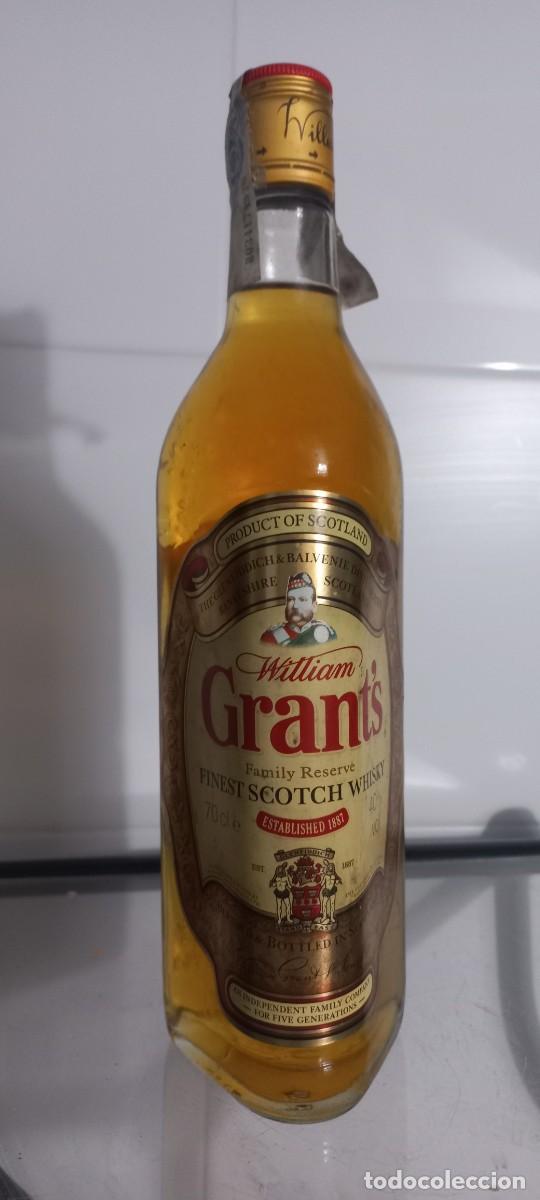 Coleccionismo de vinos y licores: ANTIGUA BOTELLA WILLIAM GRANT&acute;S FINEST SCOTCH WHISKY SCOTLAND