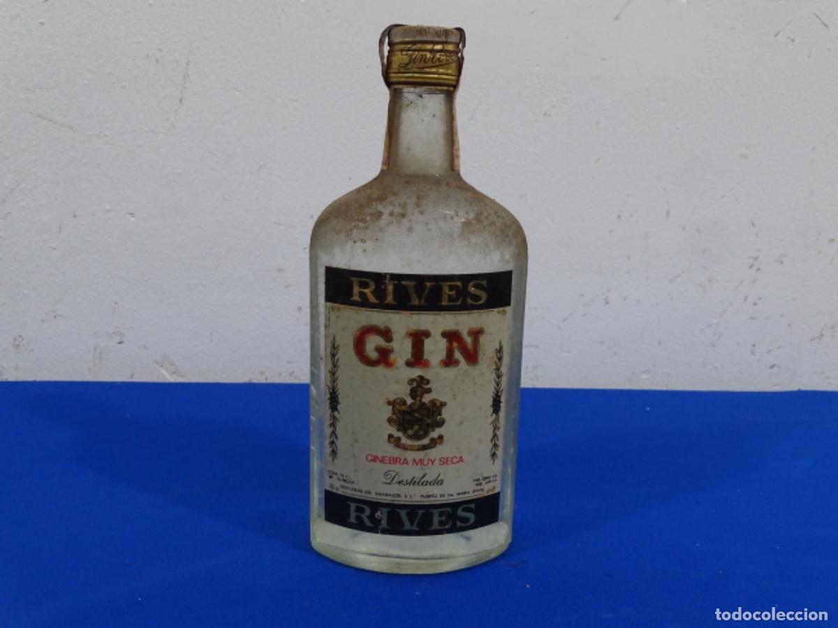 Coleccionismo de vinos y licores: GIN RIVES MUY SECA. SELLO FRANCO 4 PESETAS. 73 CL.