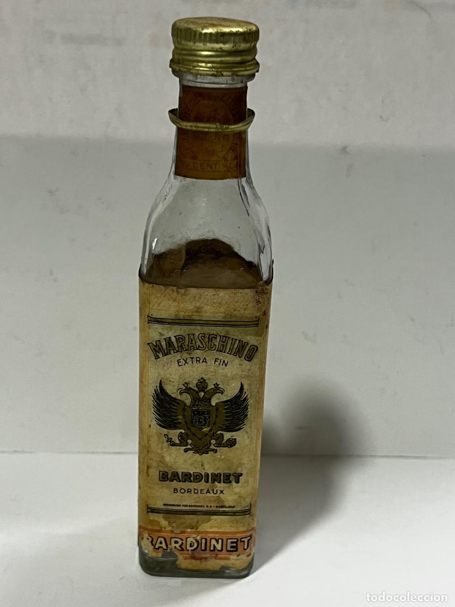 Collection of wines and liquors: BOTELL&Iacute;N. MARASCHINO EXTRA FIN. BARDINET BORDEAUX. BARDINET.