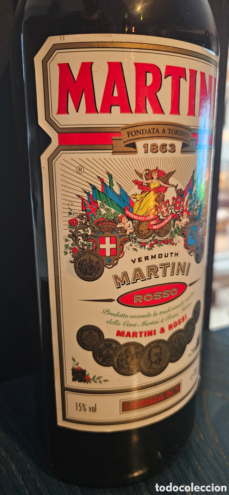 Coleccionismo de vinos y licores: Botella martini colecci&oacute;n - Foto 2