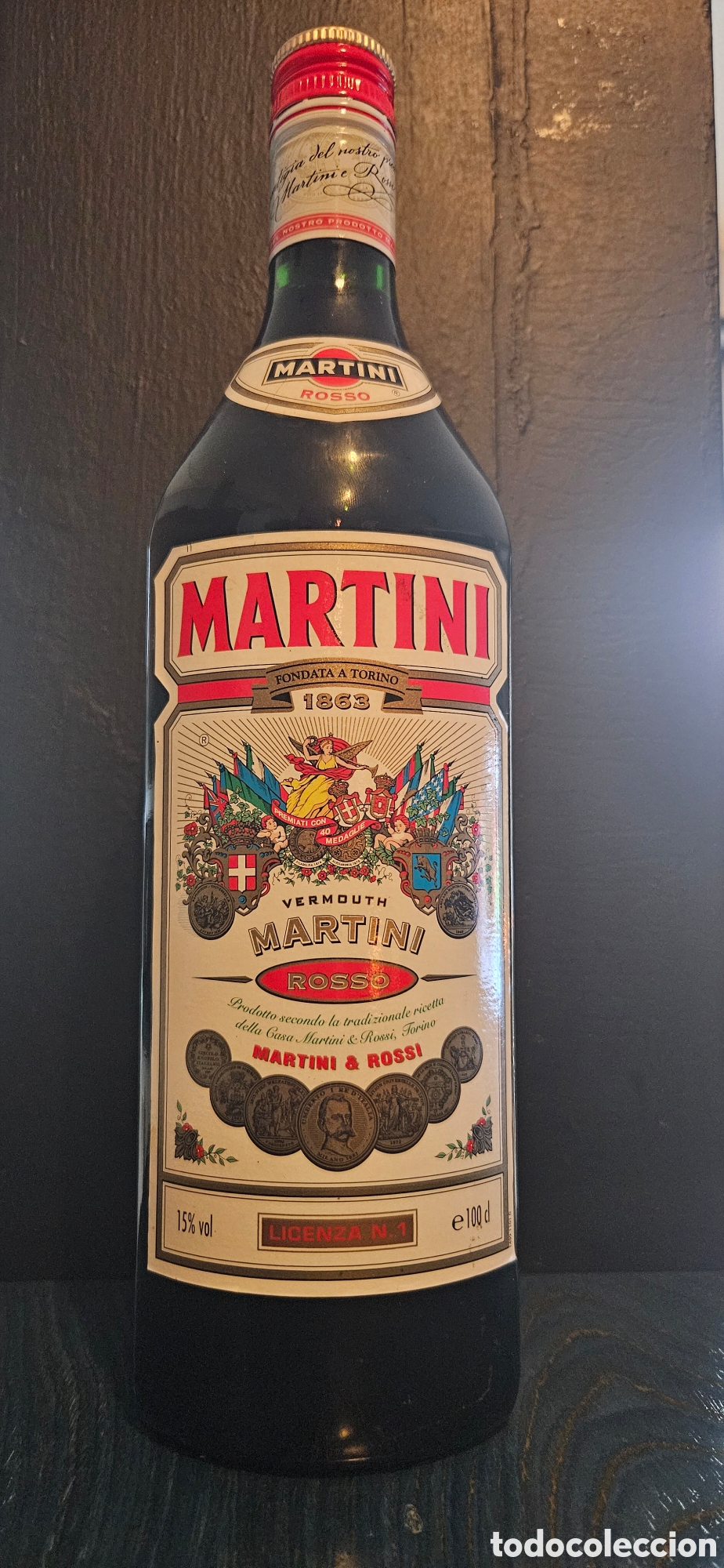 Coleccionismo de vinos y licores: Botella martini colecci&oacute;n - Foto 1