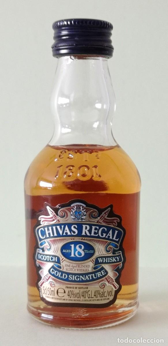 Sammlung von Weinen und Lik&ouml;ren: BOTELLITA BOTELL&Iacute;N CHIVAS REGAL 18 A&Ntilde;OS (CHIVAS BROTHERS LTD.) ABERDEEN (ESCOCIA) (10cm ALTO)