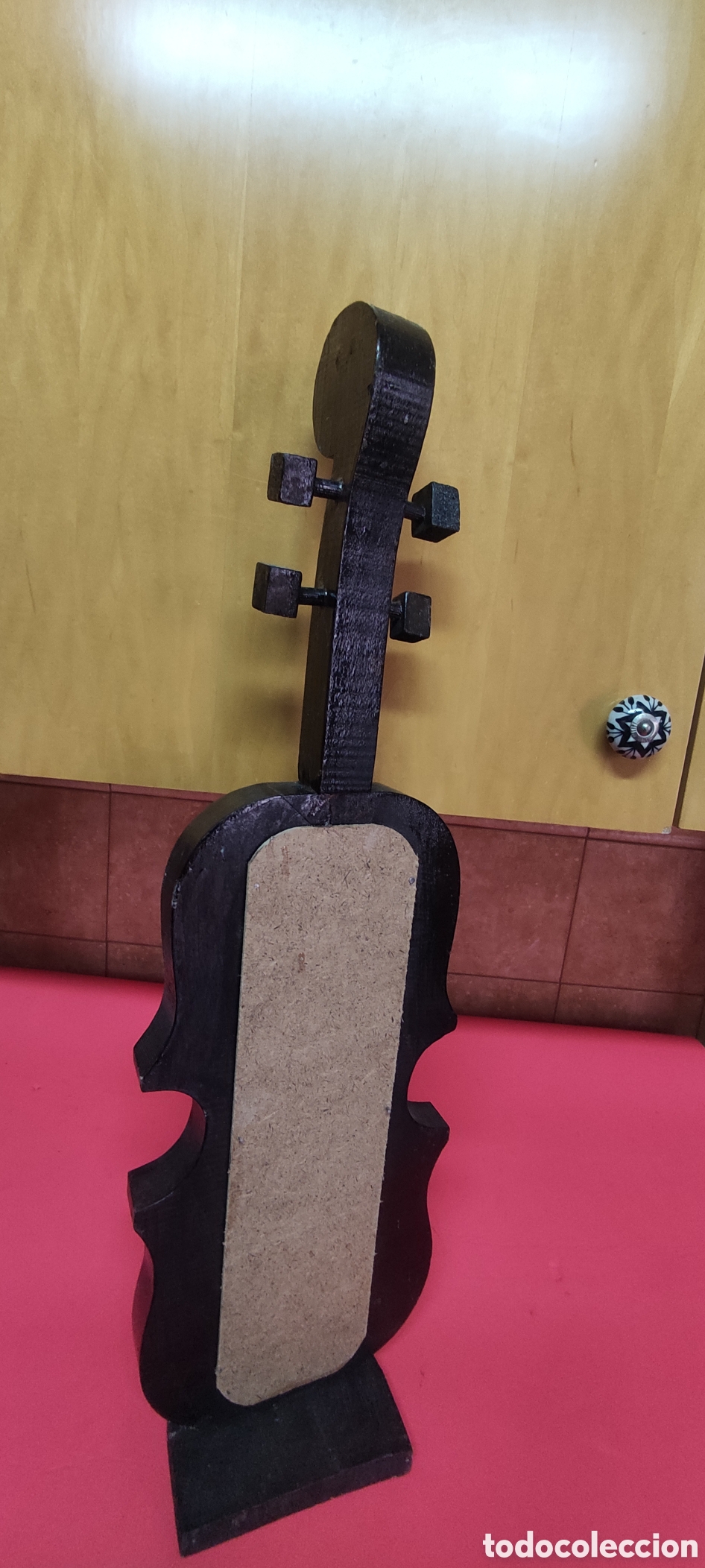 Coleccionismo de vinos y licores: Expositor de botella con forma de guitarra - Foto 4