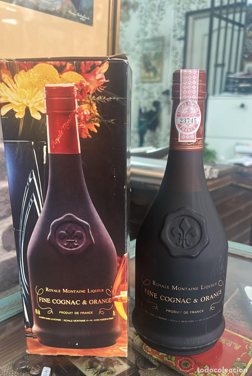 Sammlung von Weinen und Lik&ouml;ren: BOTELLA LICOR FINE COGNAC & ORANGE ROYALE MONTAINE LIQUEUR