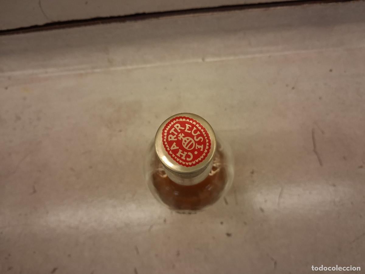 Coleccionismo de vinos y licores: Botella de chartreuse - Foto 5