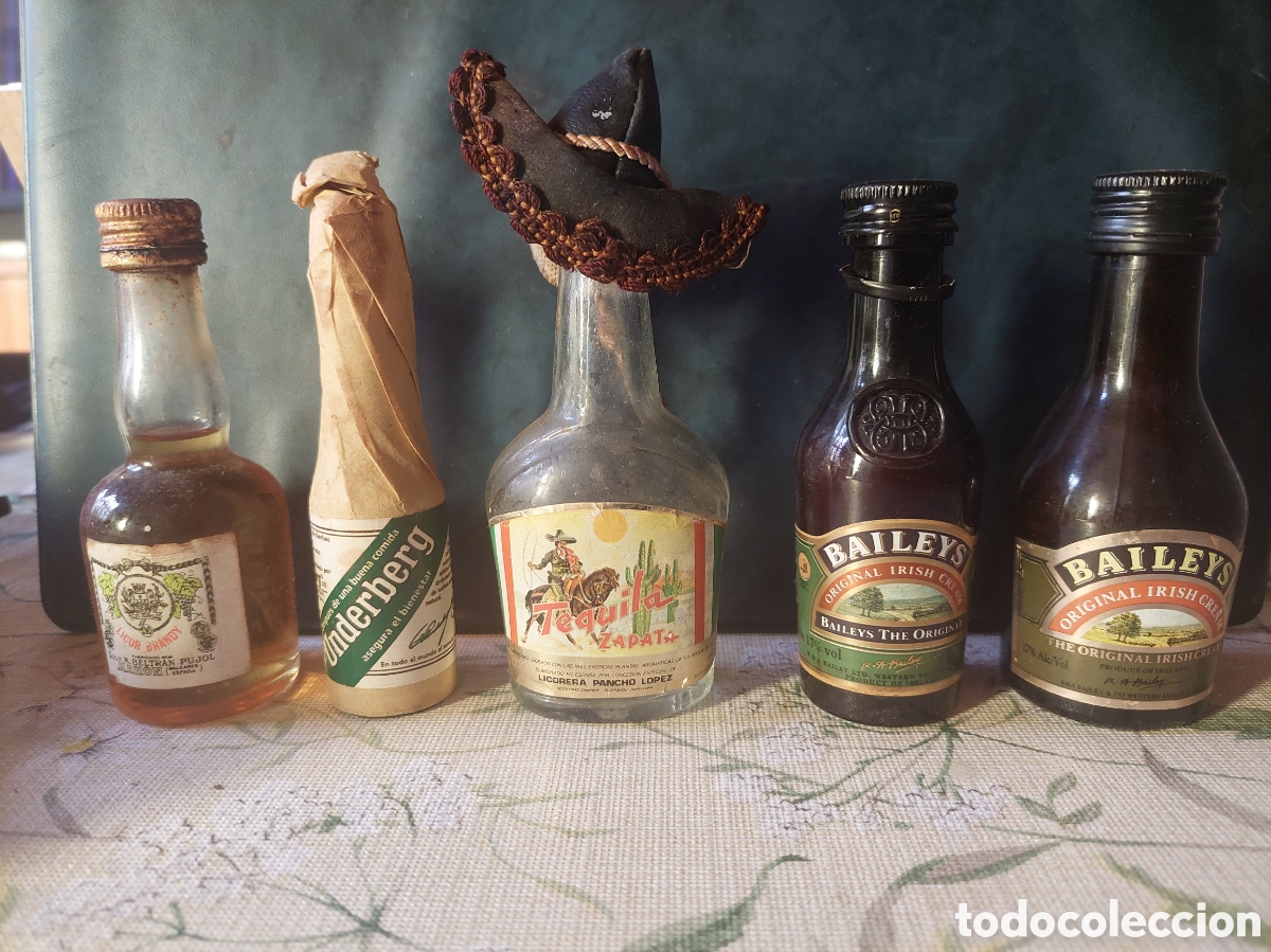 Coleccionismo de vinos y licores: Lote de Cinco Botellines de Licor