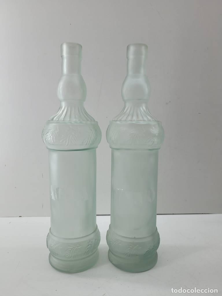 Sammlung von Weinen und Lik&ouml;ren: BOTELLAS ANTIGUAS DE AGUA O VINO